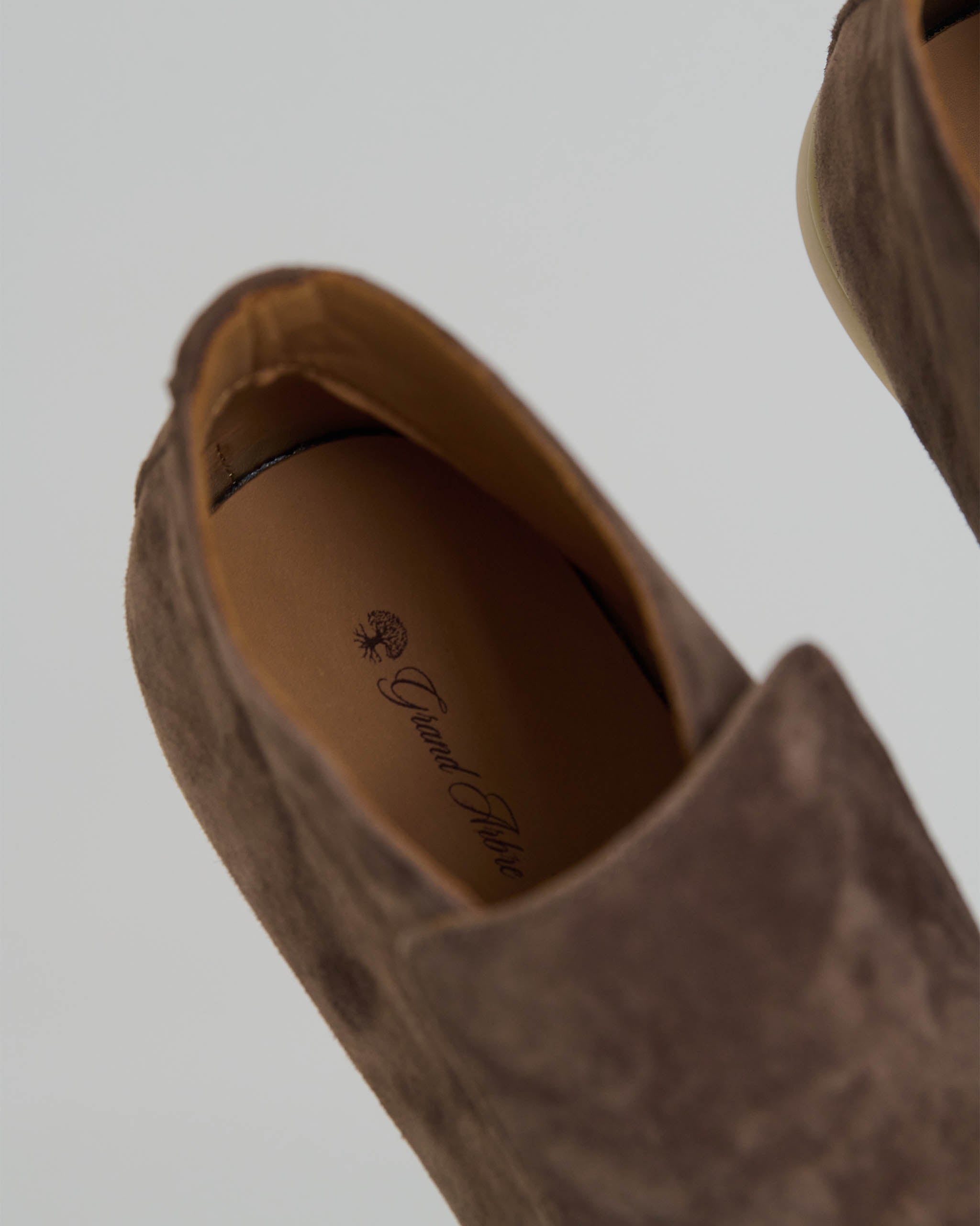 Signature Loafers – Light Coffee