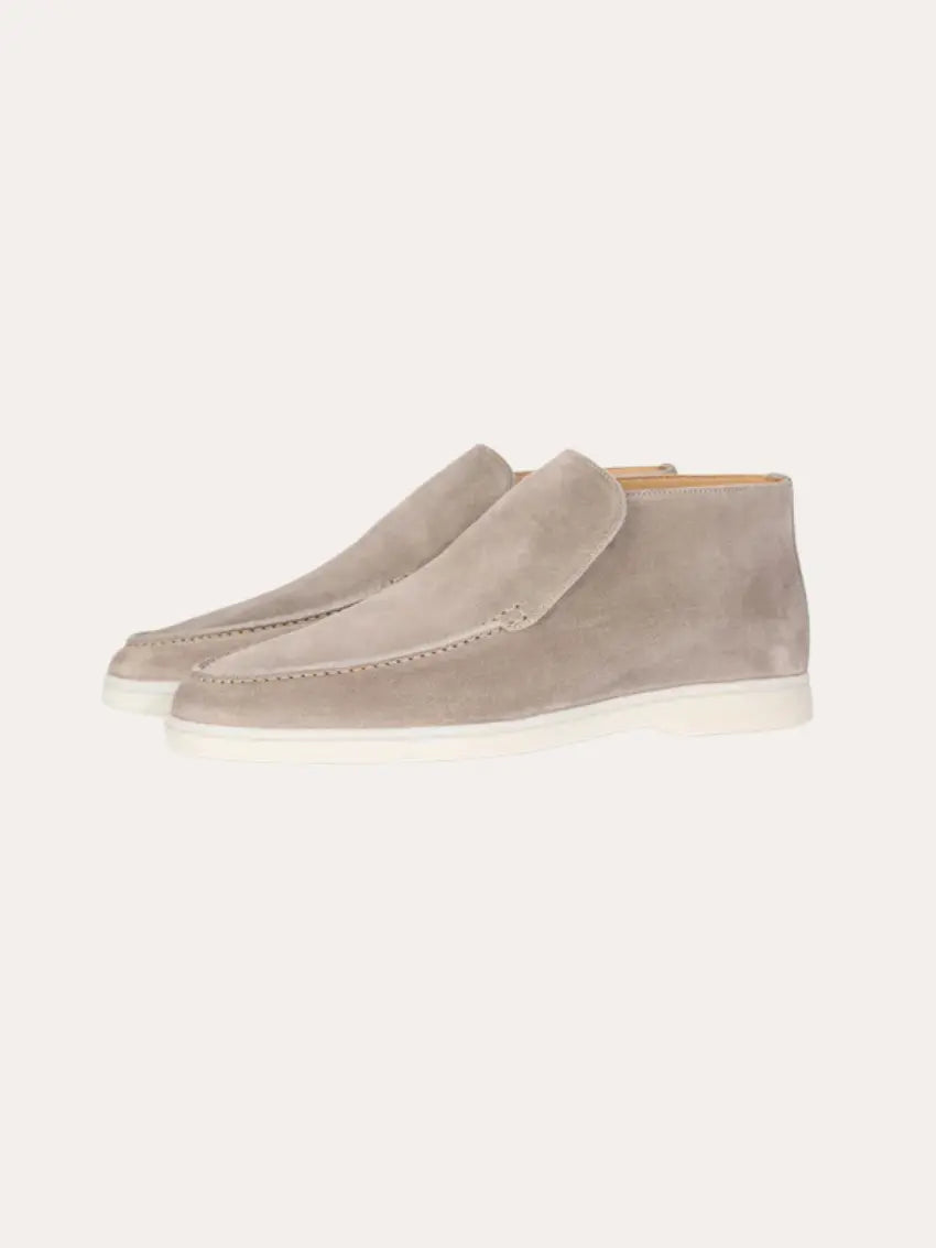 Beige Suède Hoge Loafers - stylish and comfortable slip-on shoes for men